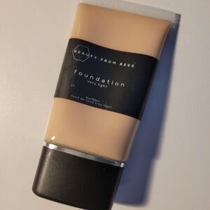 Alberta Made Beauty From Bees Very Light Foundation - Cream.